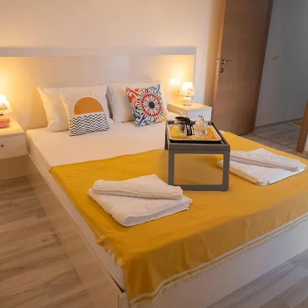 Apartment 2 Bedroom Seaside