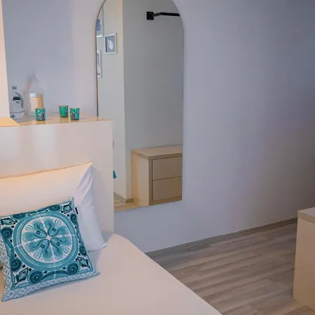 2 Bedroom Seaside *