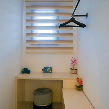 2 Bedroom Seaside Apartment