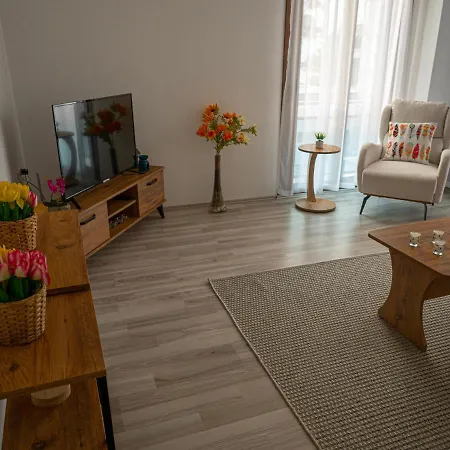 2 Bedroom Seaside Apartment *